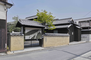 andomuseum_w300.jpg